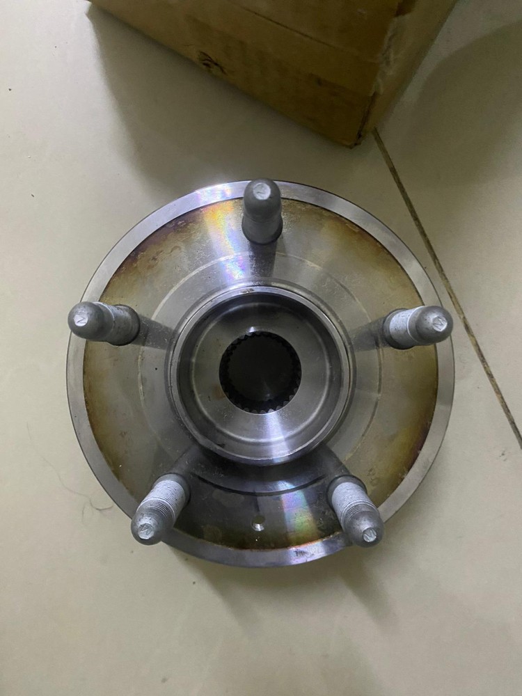 Camaro wheel bearing hub - 1