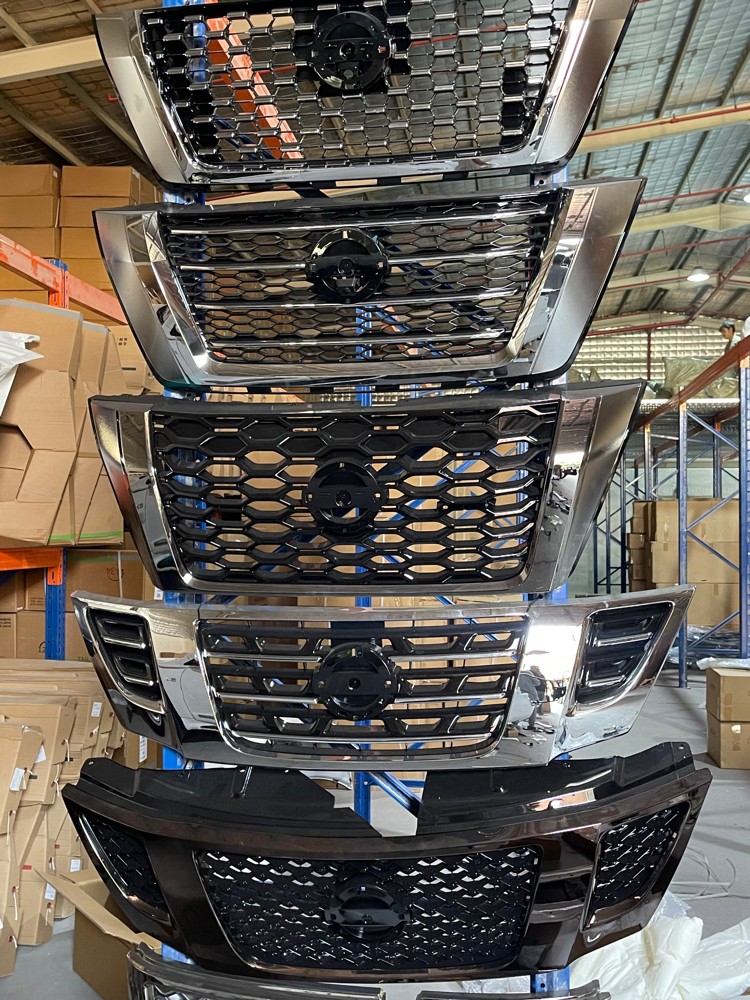 Nissan front grills - 1