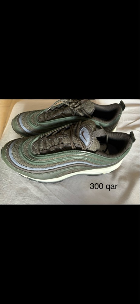 Men’s Shoes - Size US9 - 5