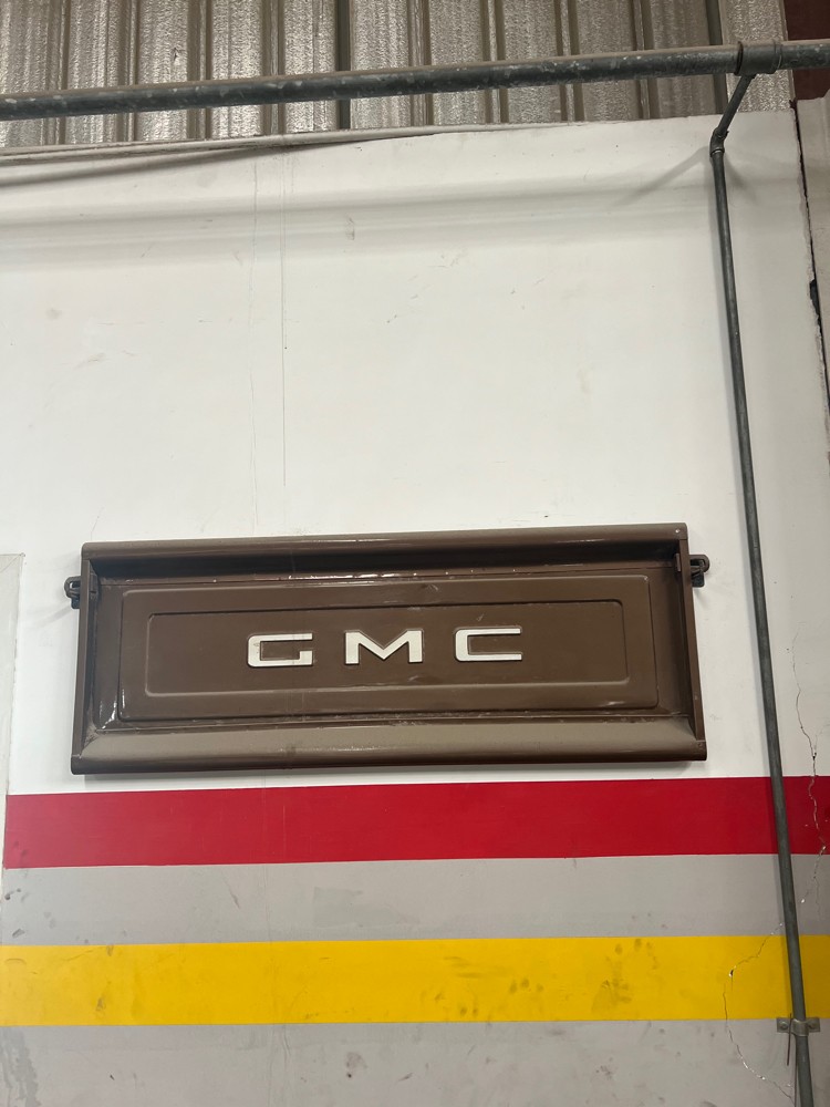 6 GMC doors and one door for FORD - 4