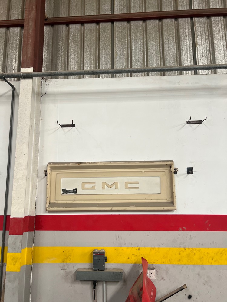 6 GMC doors and one door for FORD - 5