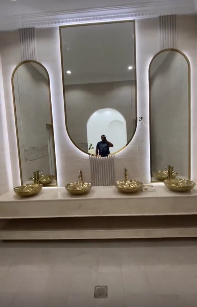 مرايات - 1