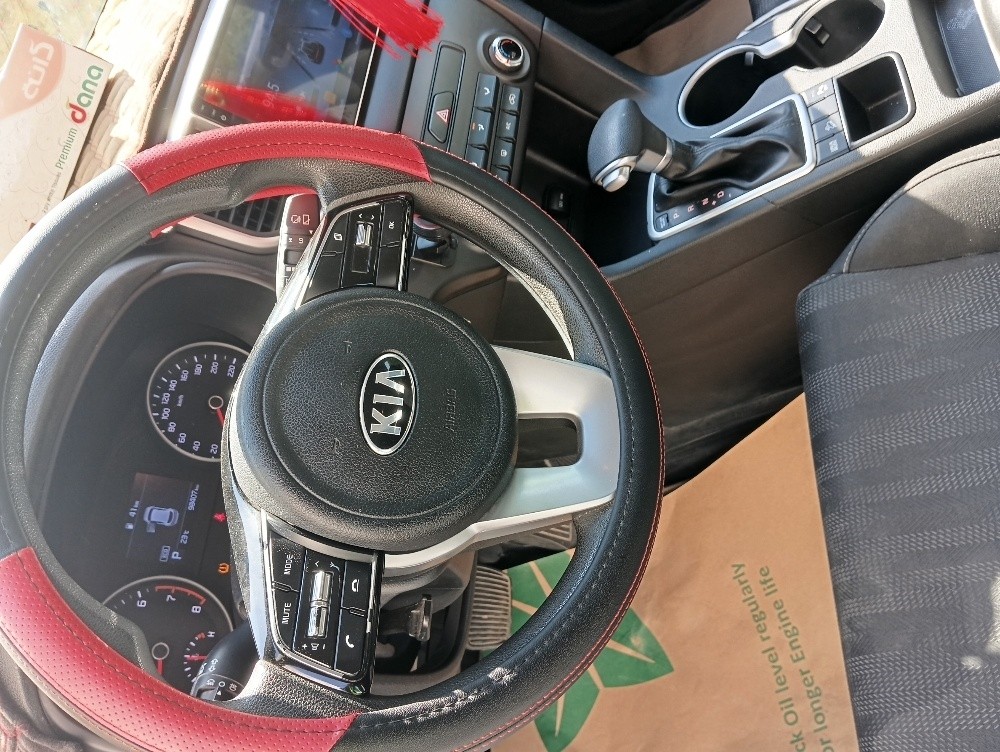 KIA SPORTAGE - 8