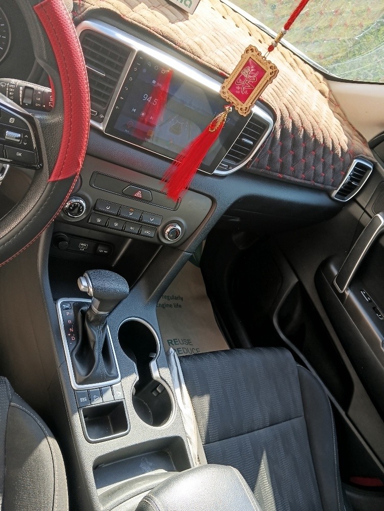 KIA SPORTAGE - 12