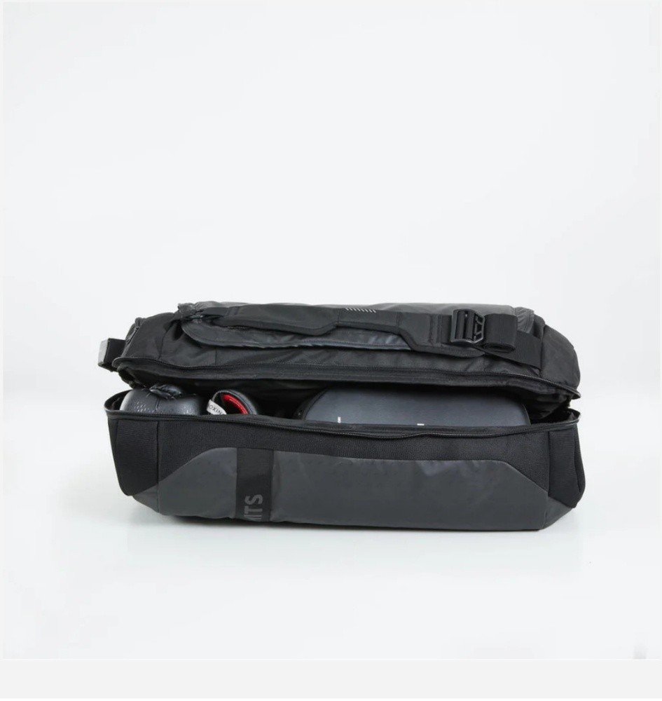 Black sports bag for sale - 2