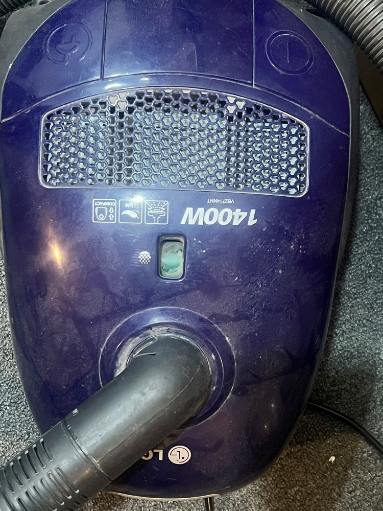 vacuum cleaner  - 1