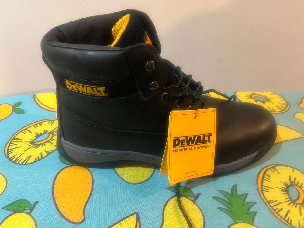 dewalt safety shoes - 1