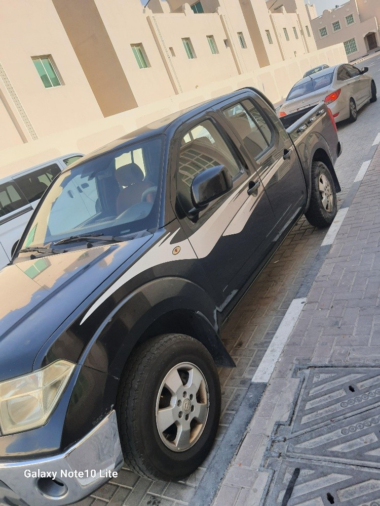 Nissan NAVARA - 2