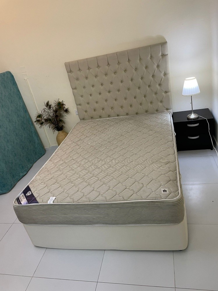 King saiz bad mattress dalyvary - 5