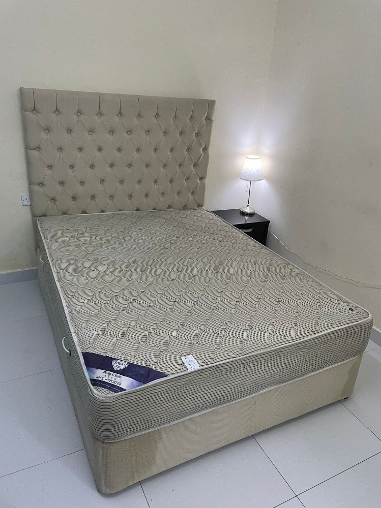 King saiz bad mattress dalyvary - 9