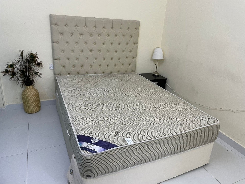 King saiz bad mattress dalyvary - 3