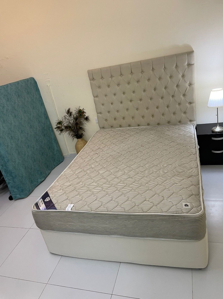 King saiz bad mattress dalyvary - 6