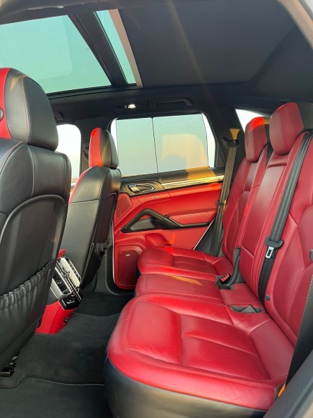 Cayenne S in perfect condition - 14