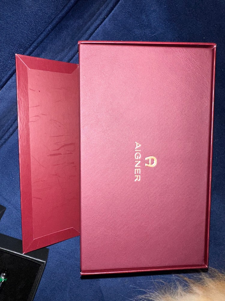 Pen aigner - 2