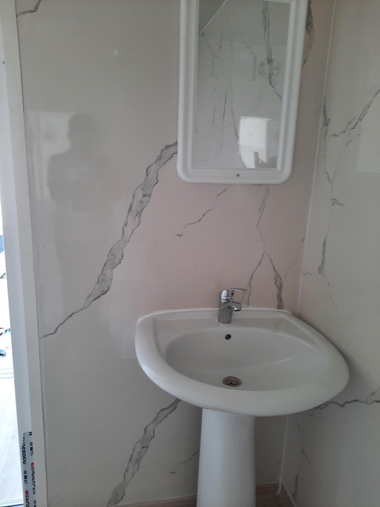 Bathroom with wheels - 5