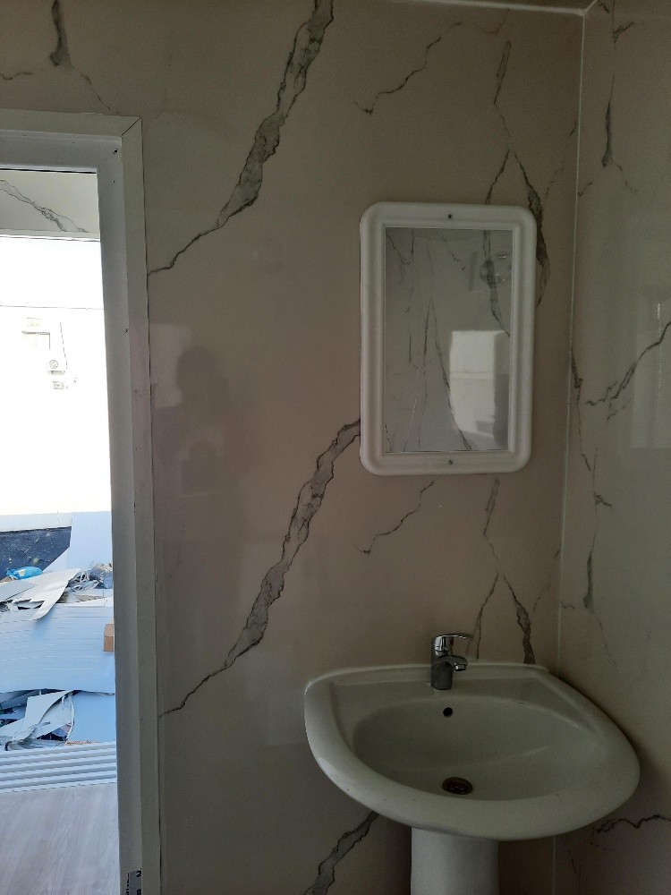 Bathroom with wheels - 6