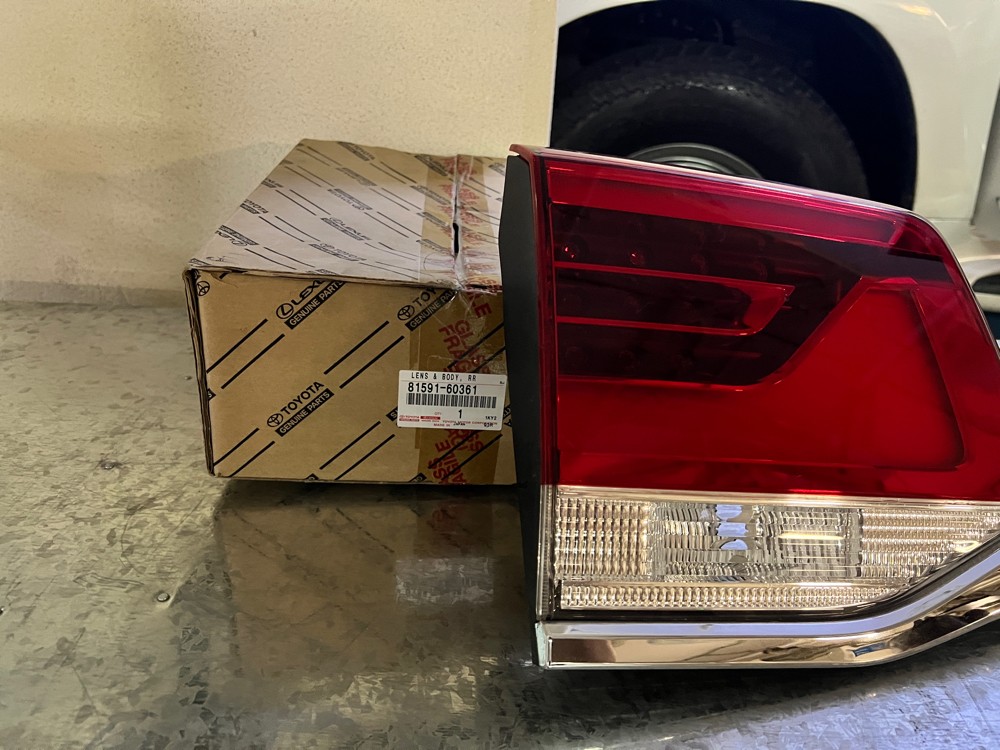 original Land Cruiser brake light - 1