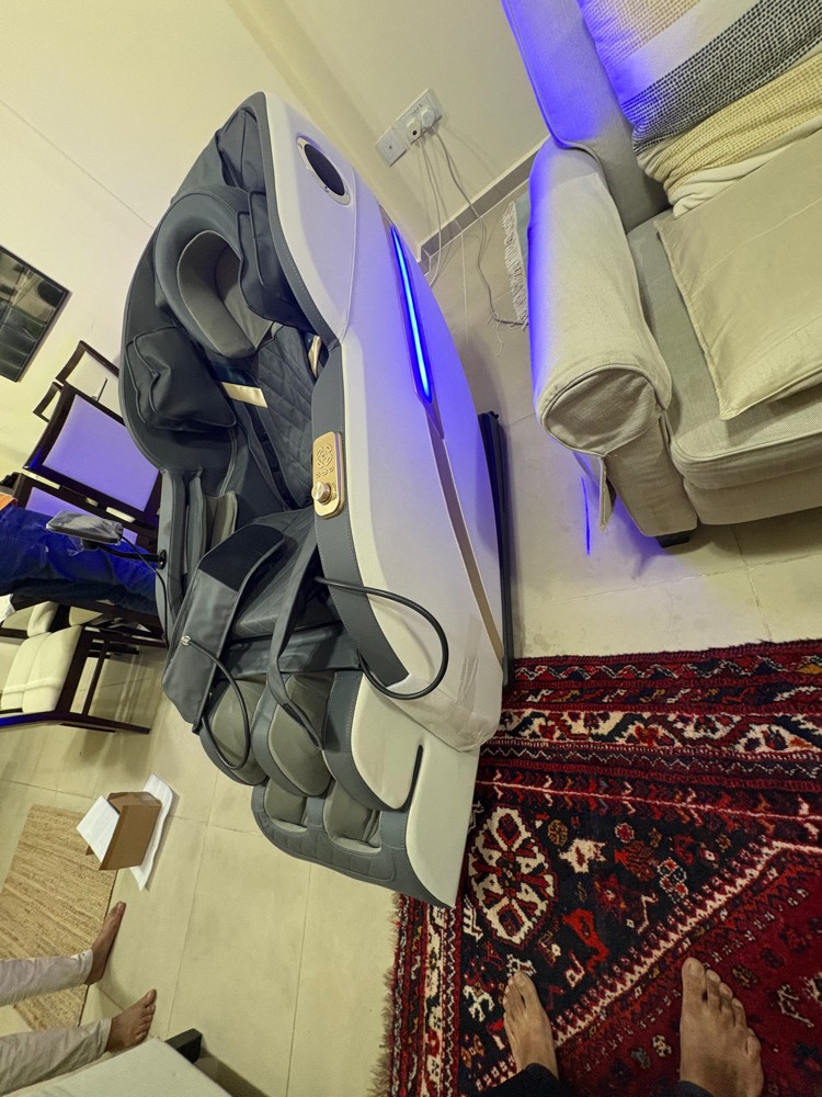 luxury massage Chair - 1