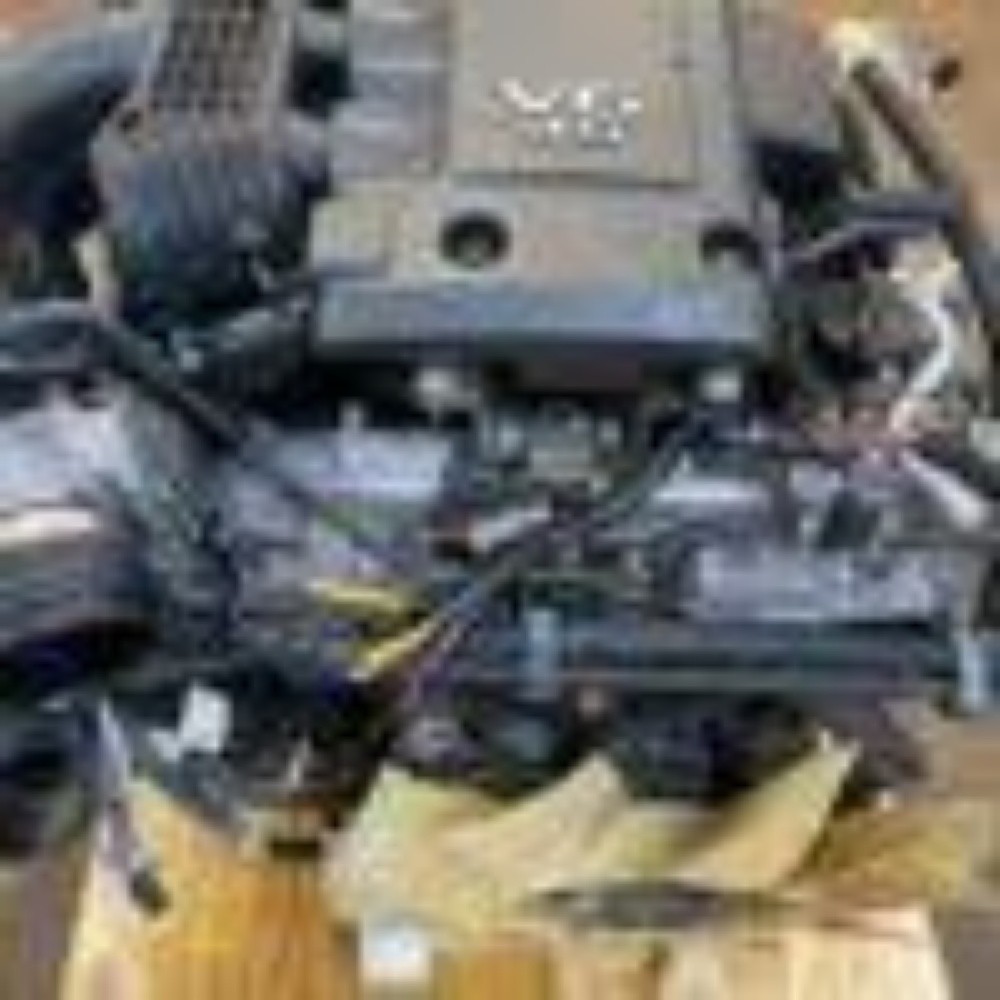 engine nissan ptrol V6 4.0 - 1