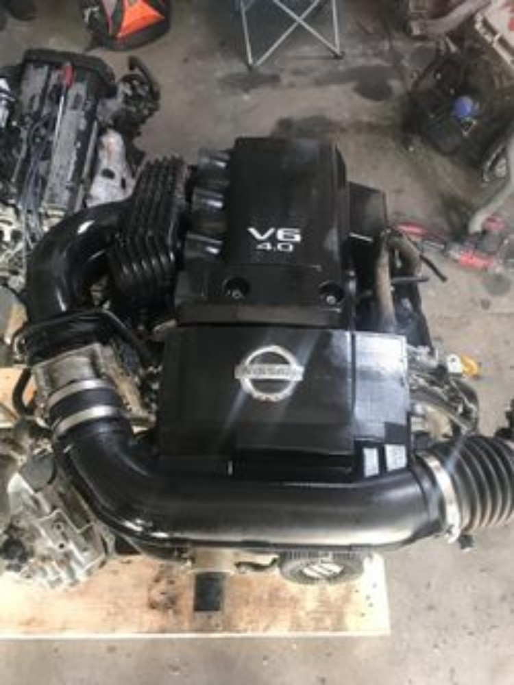 engine nissan ptrol V6 4.0 - 3