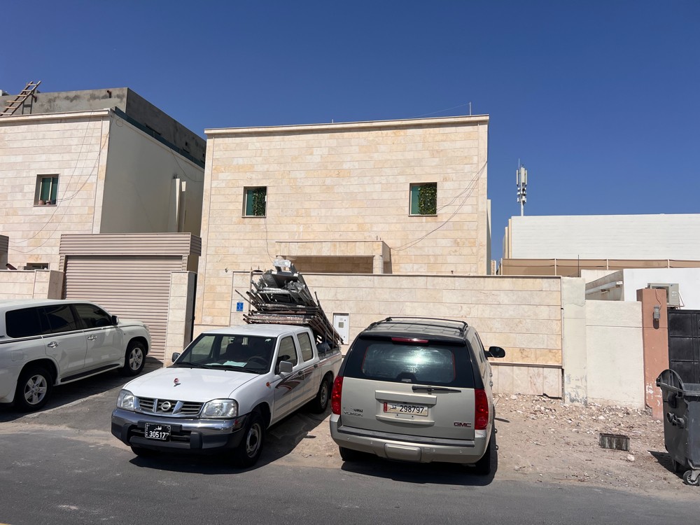 للبيع فيلا استثمار بالريان مؤجره - 1