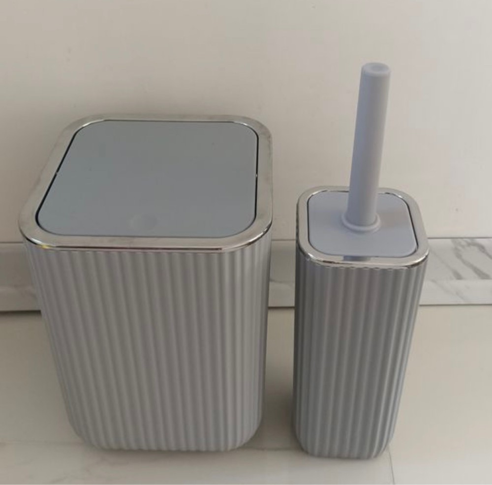 Bucket and brush set - 4