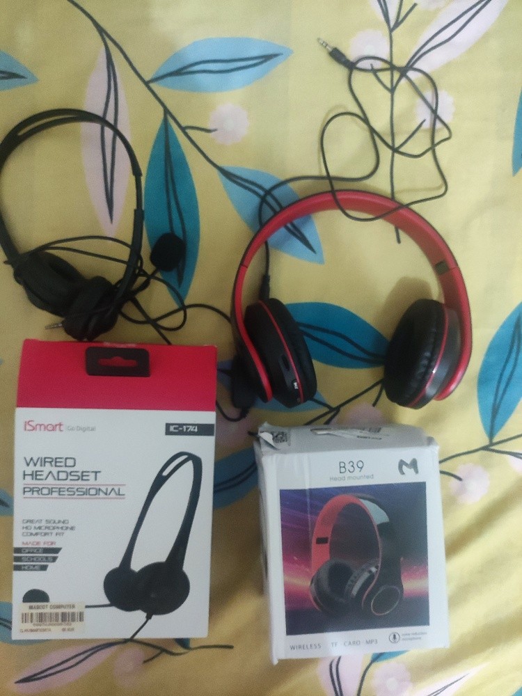 2 headphones for sale - 1