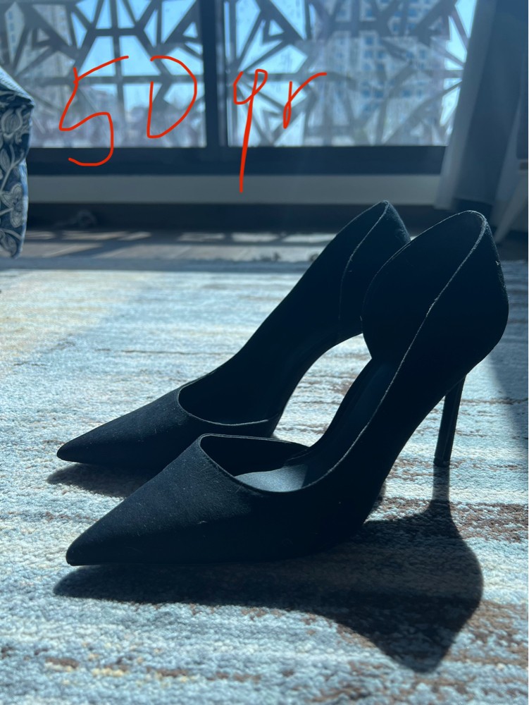 shoes perfect condition  - 6