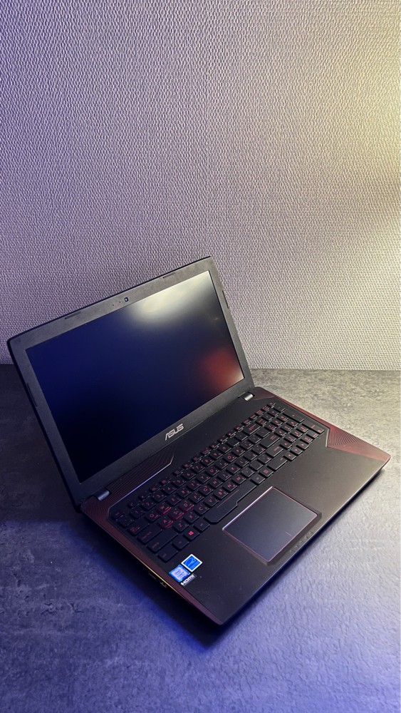 Asus laptop FX553V - 1