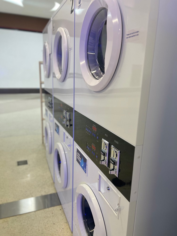 washer and attached dryer to sale - 1