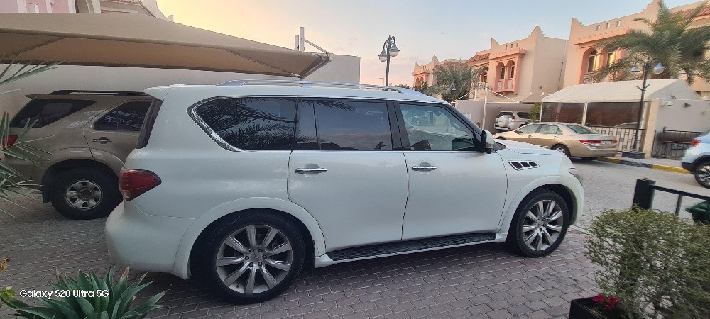 infiniti qx56 2013 - 1