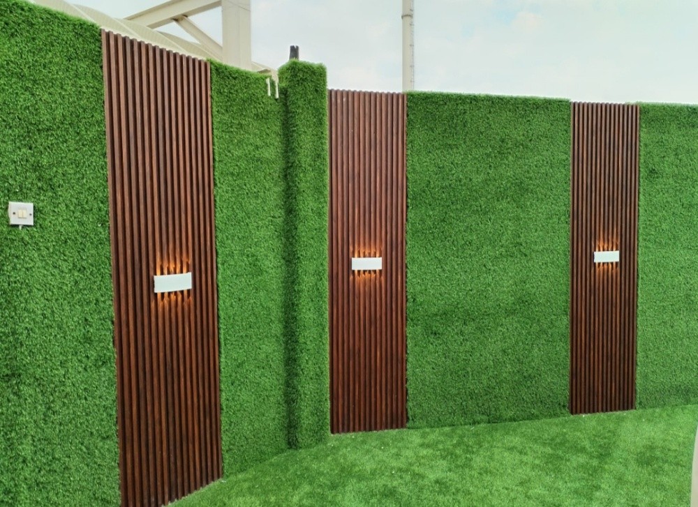 Green Carpet & Decor - 1