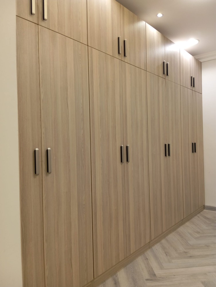 bed. closet. sofa. curtains - 12