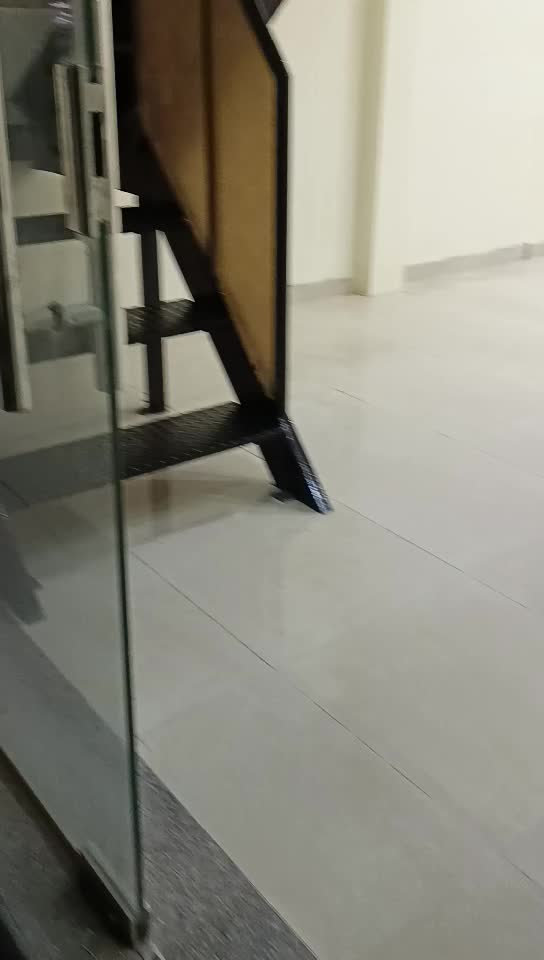نحن نقوم بالتسوق ومنزل الميزانين - 1