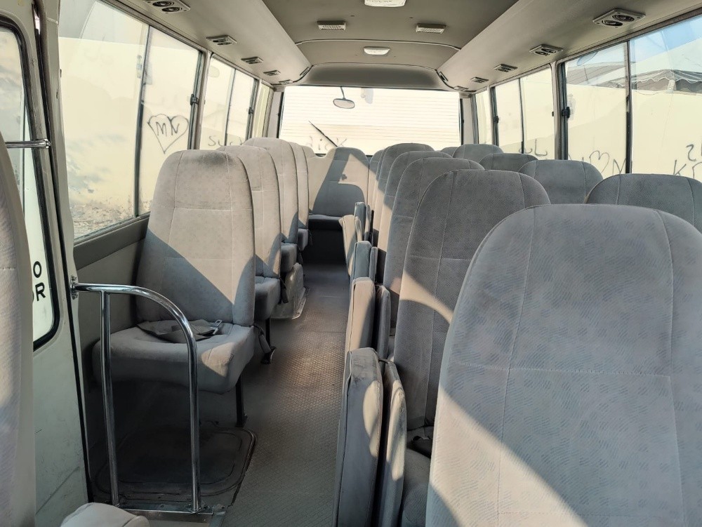 Good condition 30 seater petro - 8