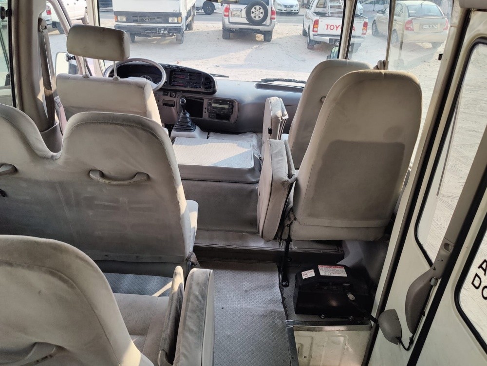 Good condition 30 seater petro - 5