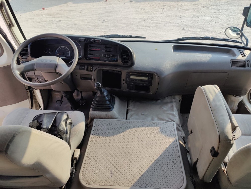Good condition 30 seater petro - 4