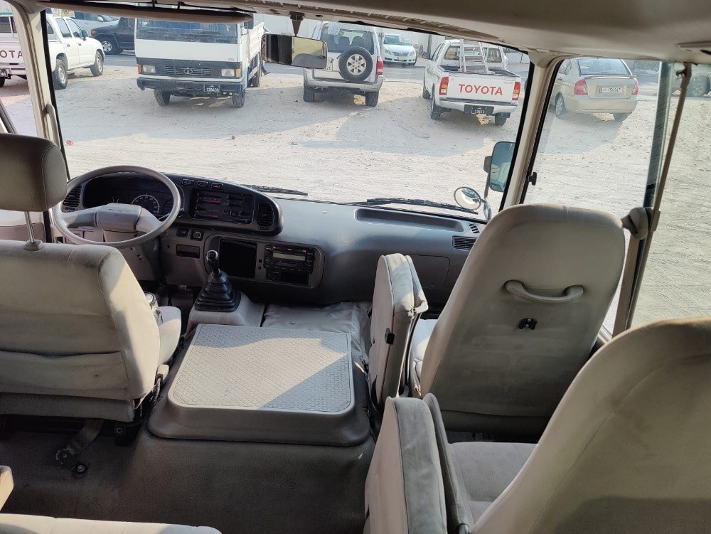 Good condition 30 seater petro - 6