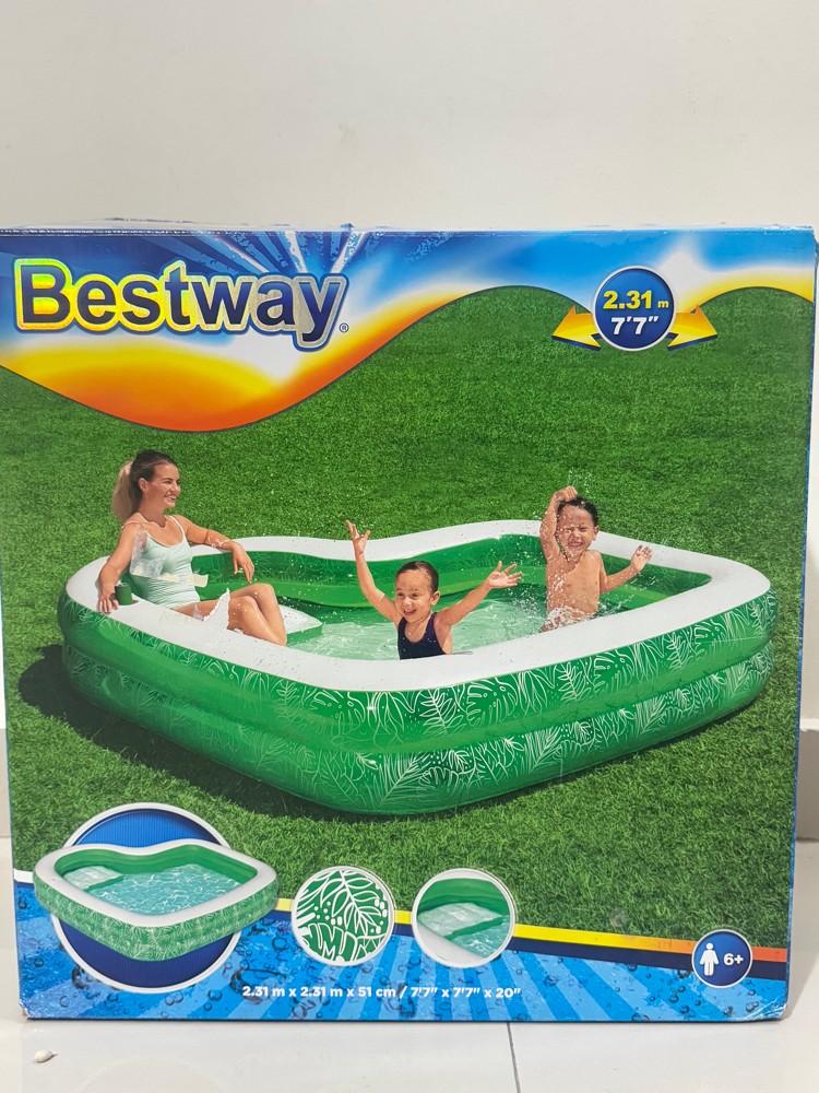 FAMILY POOL - 2