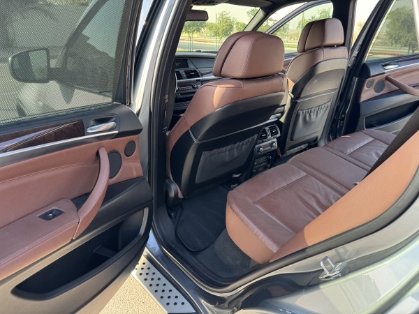 BMW X5 4.4L - 5