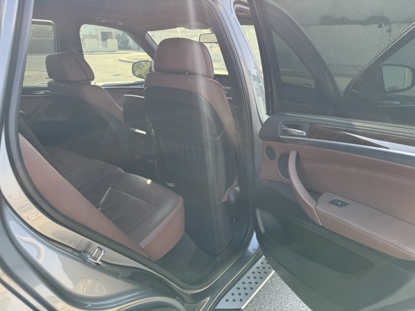 BMW X5 4.4L - 6