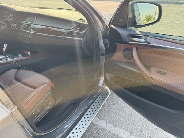 BMW X5 4.4L - 7