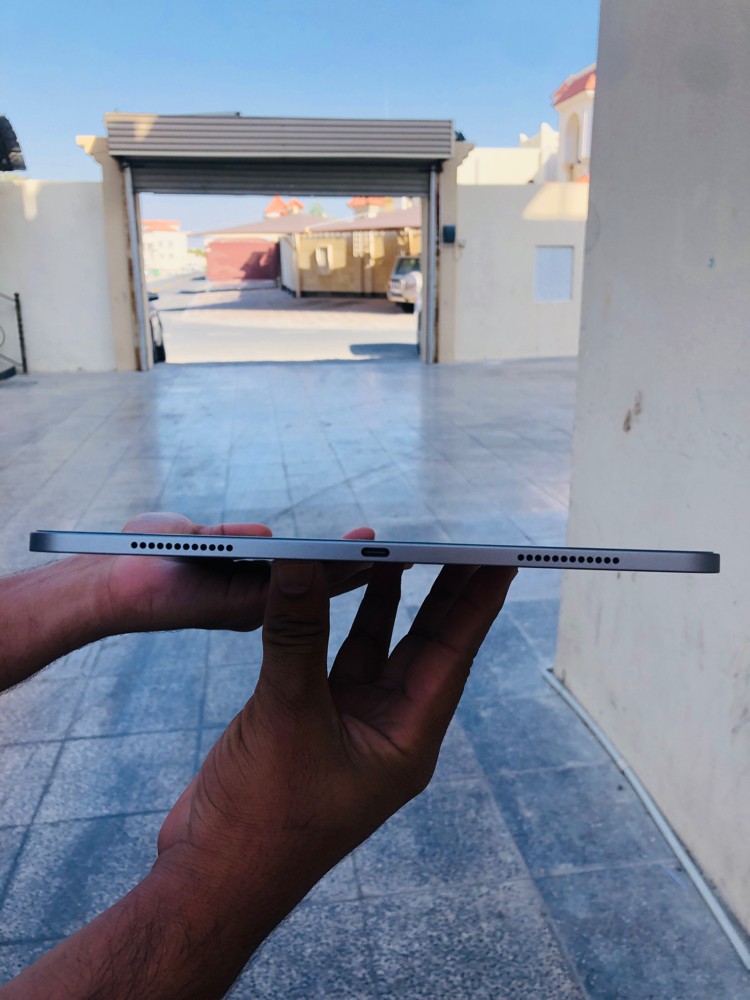 Ipad air 13” M2, 256 12 mot warty - 2