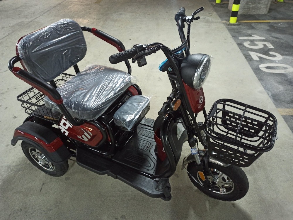 Electronics 3wheels scooter - 3
