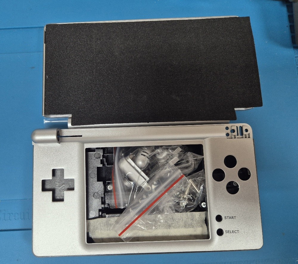 Nintendo DS spare and scape - 3