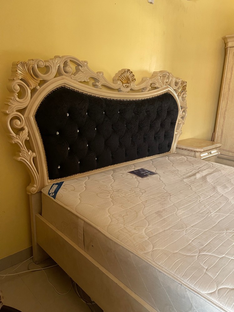  bed mattress  / super king bed / - 2