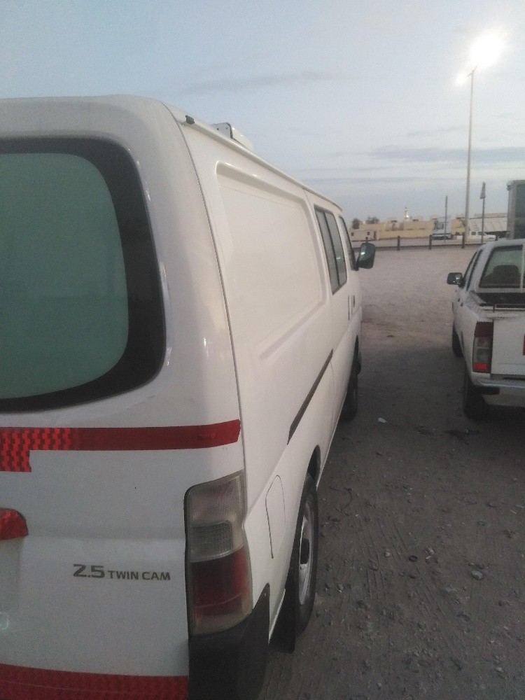Nissan urvan - 4