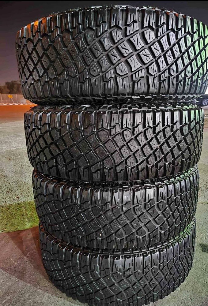 325/65/18"Goodyaer TiRe - 2