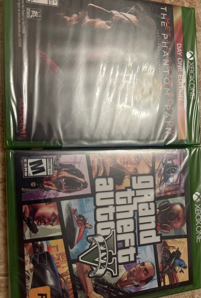 Xbox One Limited Edition  - 3