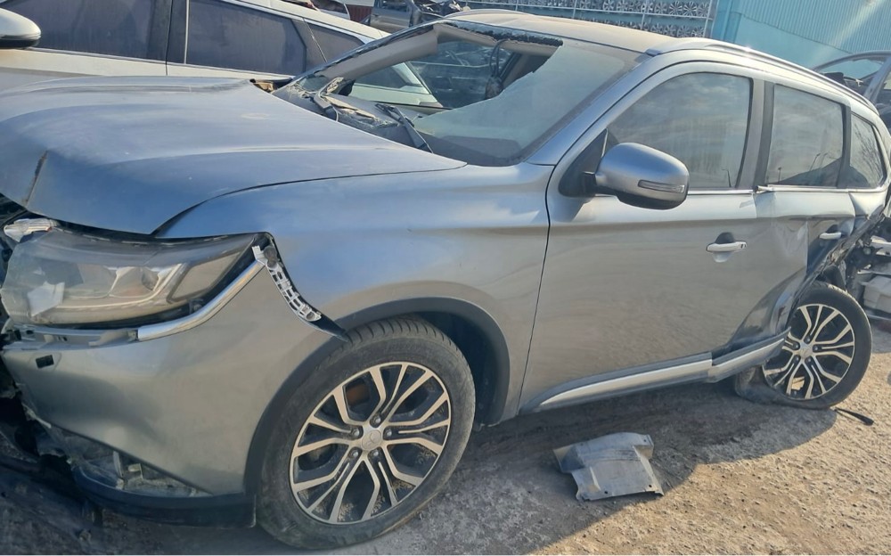 Mitsubishi Outlander V6 Scrap - 2